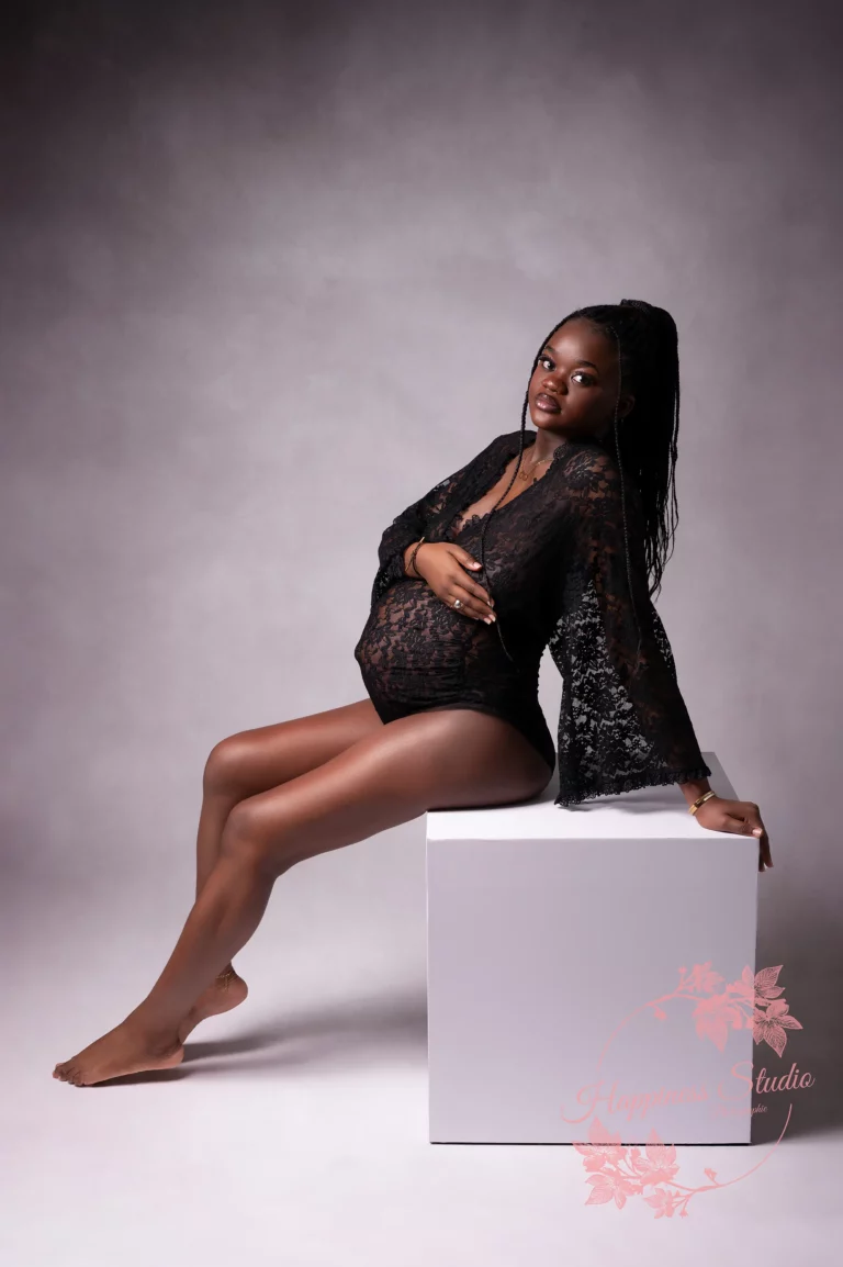 photographe grossesse en studio lyonnais