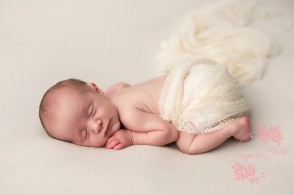 shooting nouveau-né en studio lyonnais