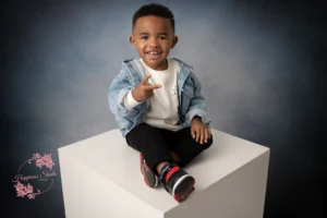 portrait enfant regard caméra studio Lyon
