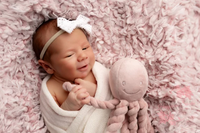 Avec doudou tout va bien!
🤍Photographe spécialiste photo de naissance🤍
📷 nouveau-né - grossesse - enfants -famille.
INFOS ET RESERVATIONS : https://www.happiness-studio-photographie.fr