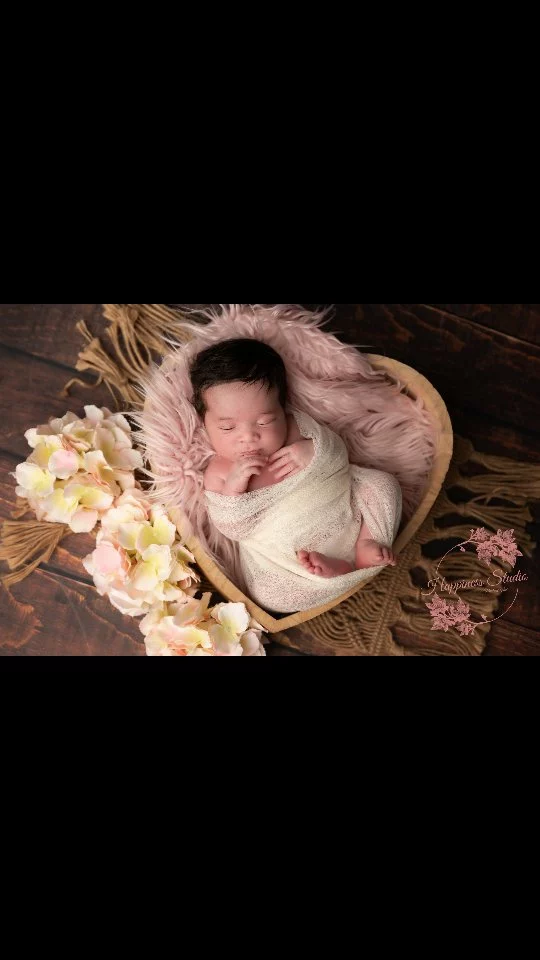 Vos petits bébés d'amour que j'aime tant🥰
La séance photo naissance est réalisée  au studio près de lyon. Un moment hors du temps ...
Photographe spécialisé naissance
📷Nouveau-né, enfant, grossesse, famille
Infos et réservation:
www.happiness-studio-photographie.fr
#shootingbébé 
#shootingnaissancelyon 
#shootingnaissance 
#shootingbebelyon 
#photographebebelyon 
#photographelyon 
#photographebe